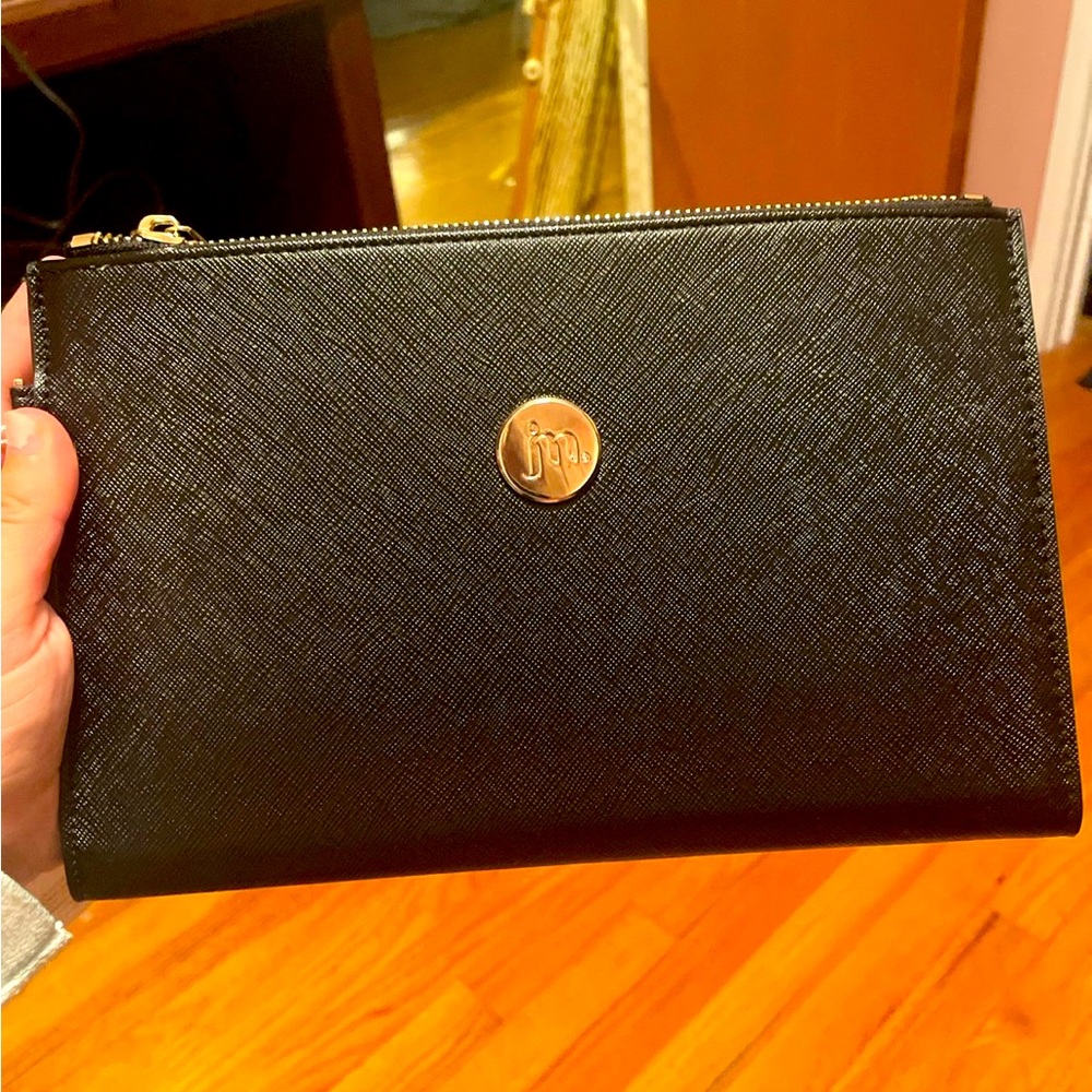 Clutch NWT🎄